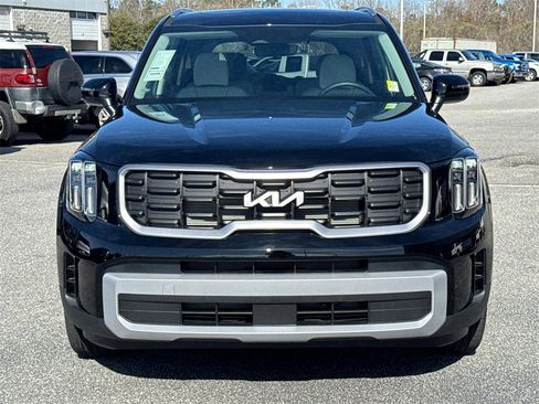 Used 2025 Kia Telluride S image 8