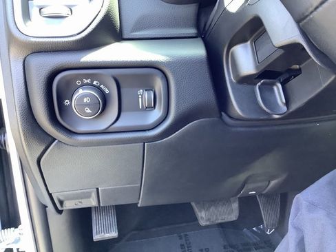 Used 2024 RAM 2500 Big Horn w/ Bed Utility Group image 15