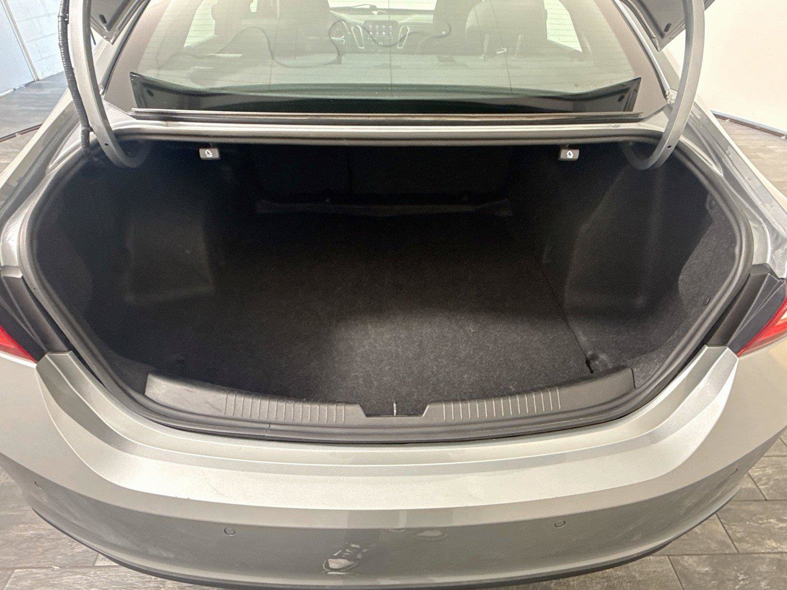Used 2025 Chevrolet Malibu LT FWD image 25