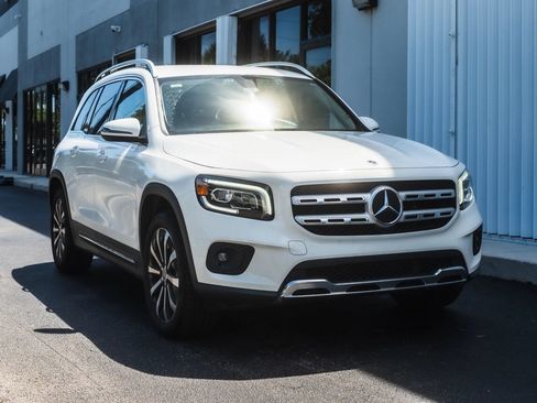 Used 2022 Mercedes-Benz GLB 250 image 3