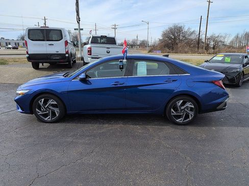 Used 2024 Hyundai Elantra SEL w/ Convenience Package image 4
