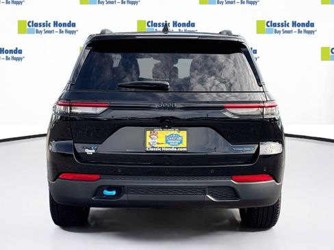 Used 2022 Jeep Grand Cherokee Trailhawk w/ Advanced Protech Group II AWD/4WD image 7