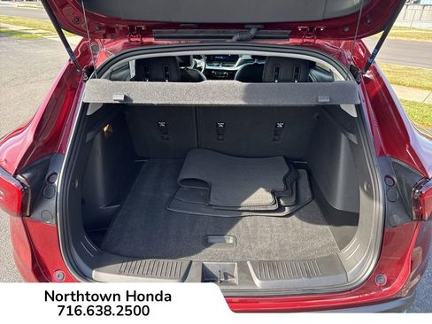 Used 2024 Chevrolet Trax LT w/ Sunroof Package image 18