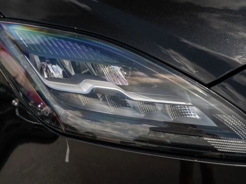 Used 2020 Jaguar E-PACE SE image 36