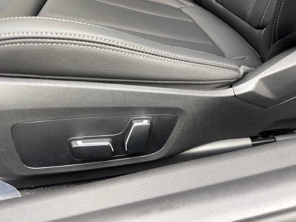 Used 2026 BMW 230i Coupe RWD image 30