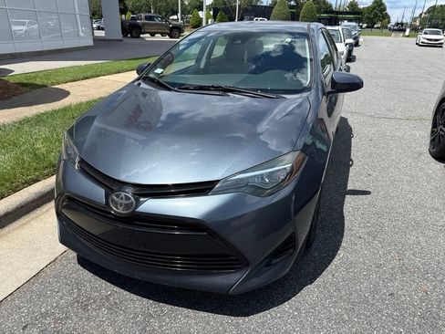 Used 2018 Toyota Corolla LE FWD image 5