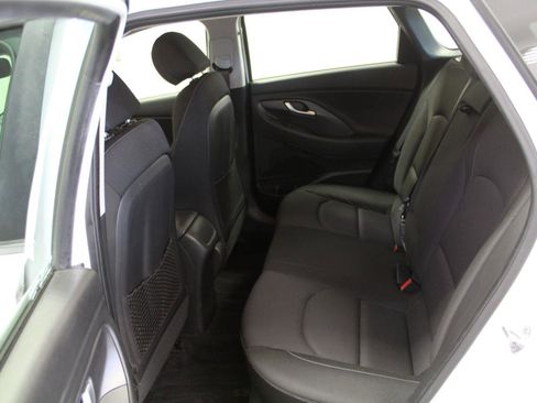 Used 2018 Hyundai Elantra GT FWD image 19