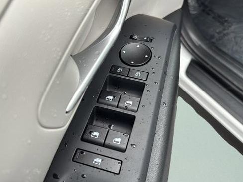 Certified 2025 Hyundai Tucson SE image 12