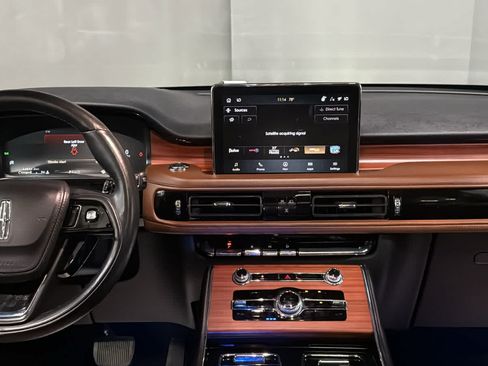 Used 2023 Lincoln Aviator Reserve w/ Equipment Group 201A AWD/4WD image 29
