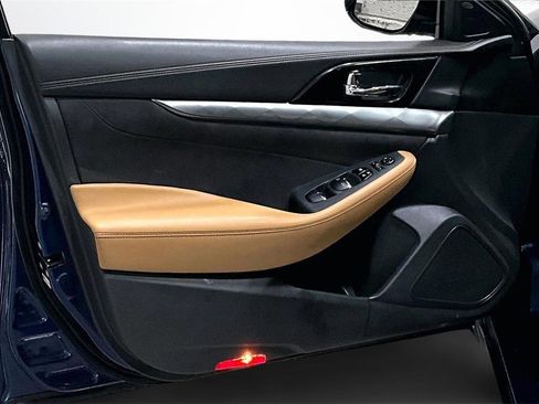 Used 2016 Nissan Maxima SR image 20