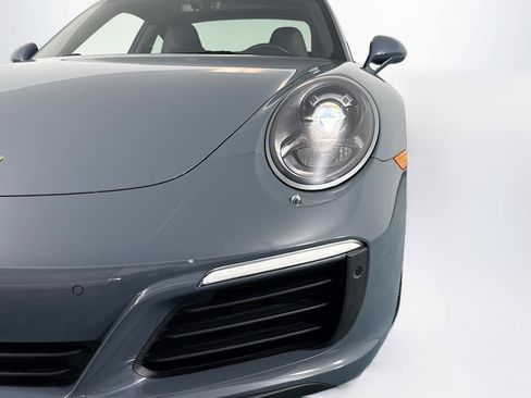 Used 2017 Porsche 911 Carrera RWD image 50