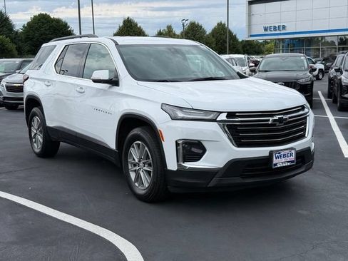 Used 2023 Chevrolet Traverse LT FWD image 9