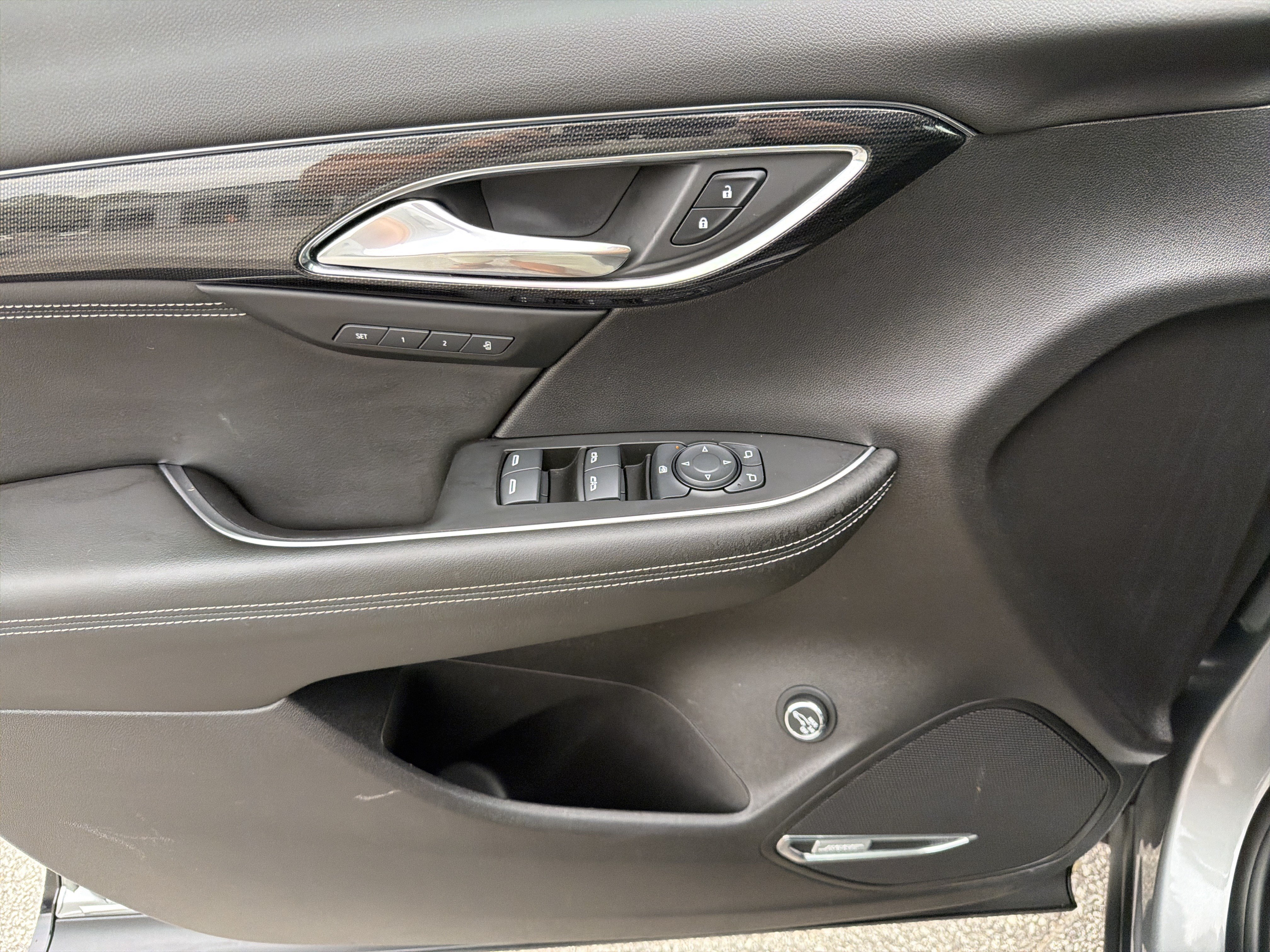 Used 2023 Buick Envision Essence w/ Technology Package I AWD/4WD image 11