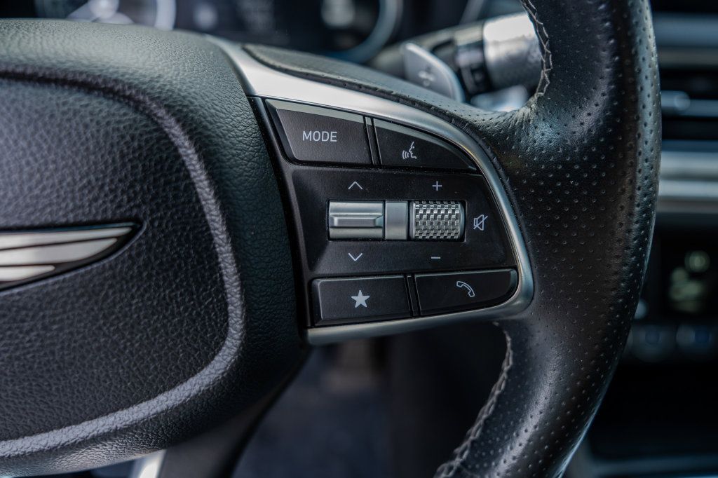 Used 2025 Genesis G70 2.5T RWD image 7