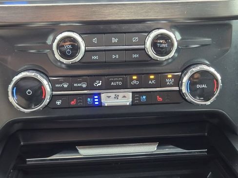 Certified 2024 Ford F250 Lariat w/ Lariat Ultimate Package AWD/4WD image 18