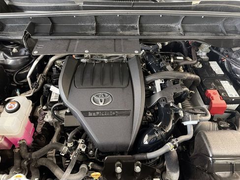 Used 2023 Toyota Highlander XLE AWD/4WD image 33