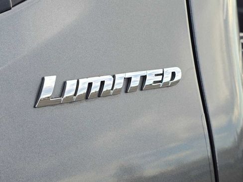 Certified 2016 Toyota Tacoma Limited image 19