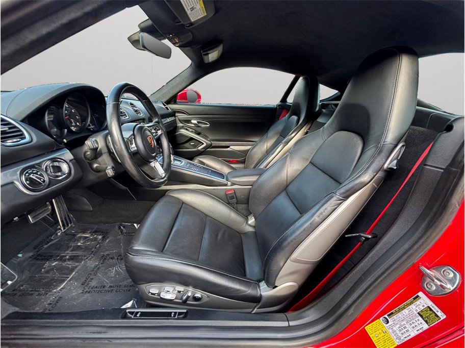 Used 2018 Porsche 718 Cayman GTS RWD image 2