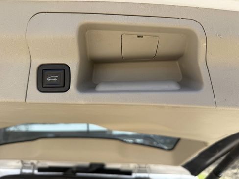 Used 2018 GMC Acadia Denali w/ Technology Package AWD/4WD image 18