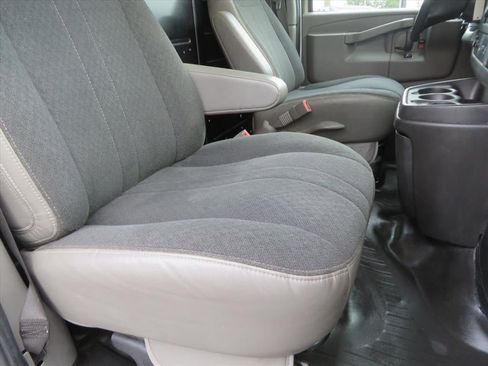 Used 2020 GMC Savana 2500 w/ Driver Convenience Package image 10