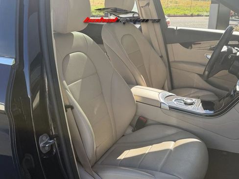 Used 2019 Mercedes-Benz GLC 300 4MATIC image 30