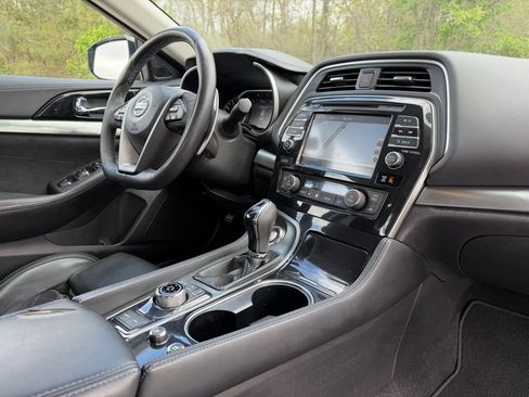 Used 2016 Nissan Maxima SR image 15