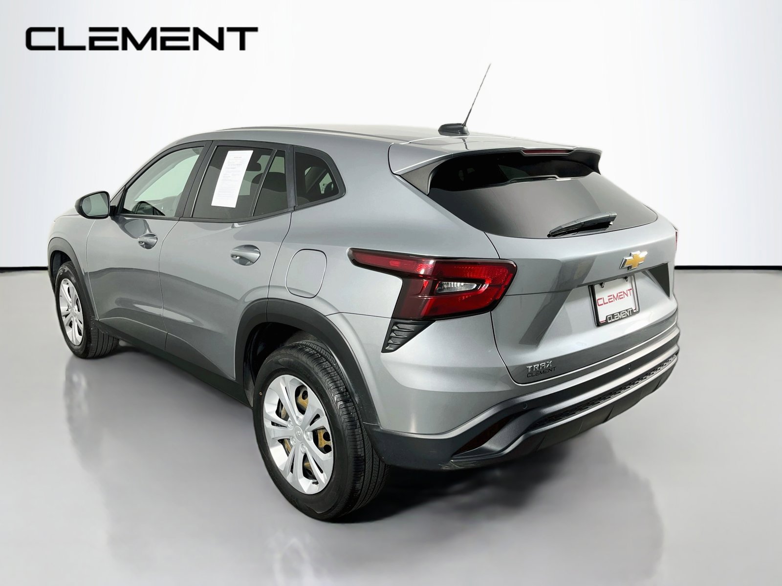 Used 2025 Chevrolet Trax LS w/ Driver Confidence Package FWD image 9