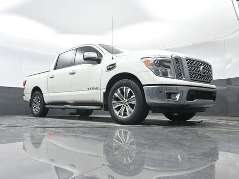 Used 2017 Nissan Titan SL image 33