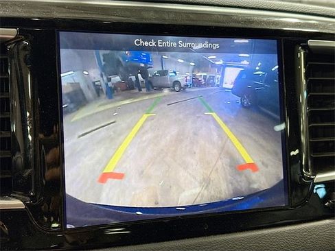 Used 2019 Chrysler Pacifica Touring-L Plus w/ S Appearance Package image 16