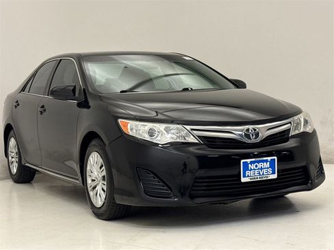Used 2014 Toyota Camry LE image 4