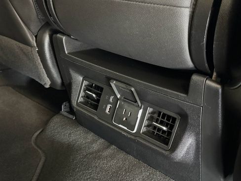 Used 2024 GMC Sierra 1500 SLT image 34