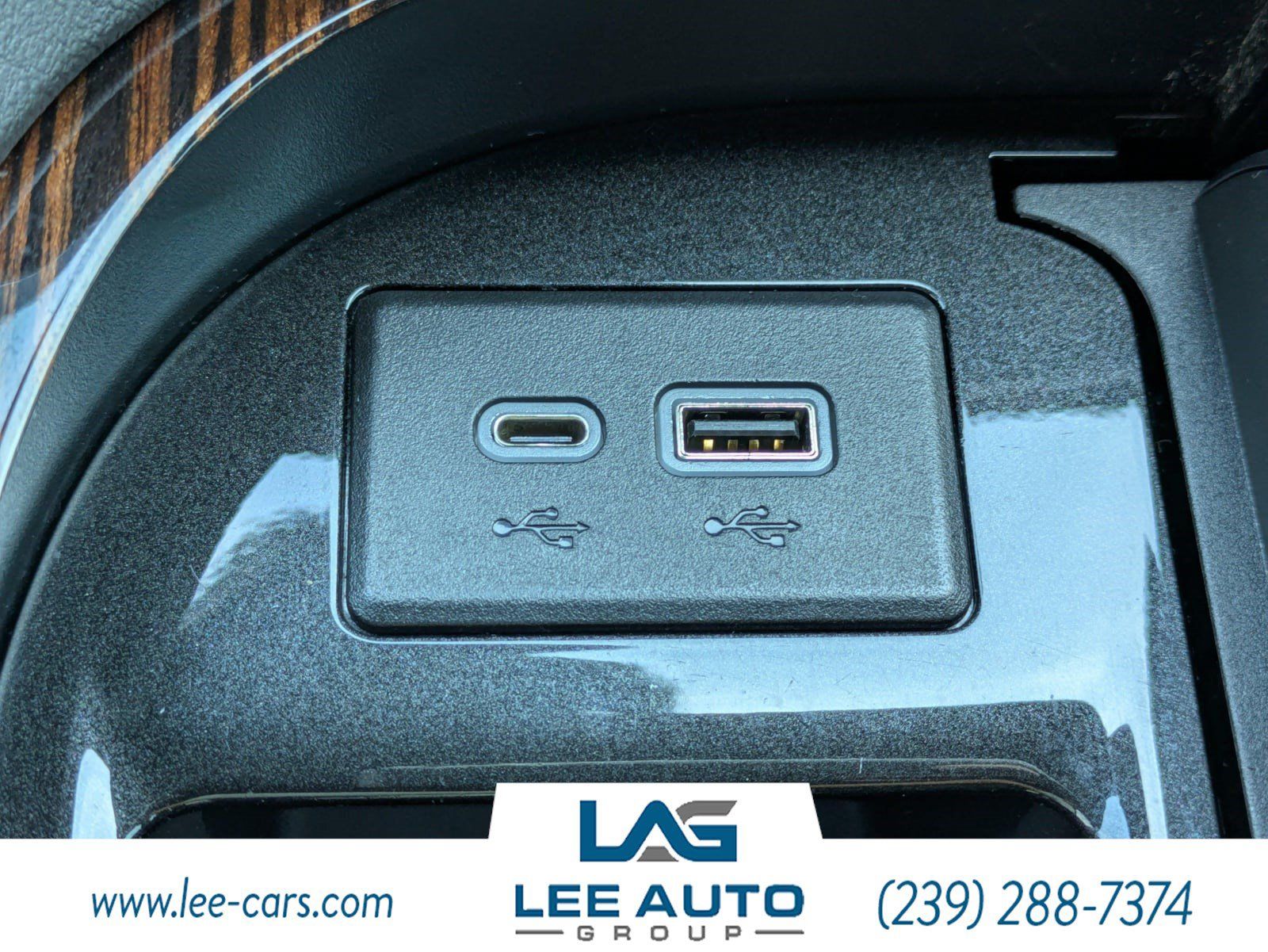 Used 2022 Cadillac Escalade ESV Premium Luxury RWD image 29