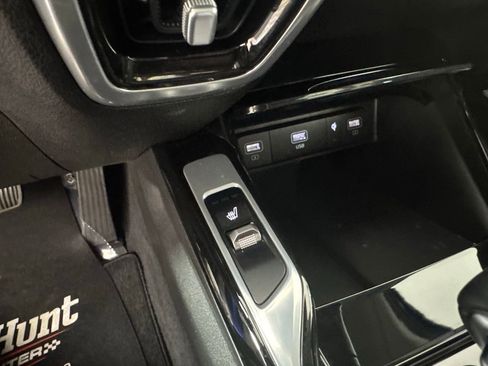 Used 2023 Kia Sorento SX image 18