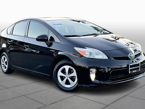 Used 2013 Toyota Prius Two image 2