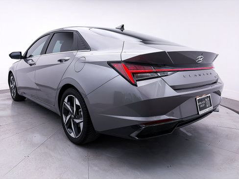 Used 2022 Hyundai Elantra Limited image 15