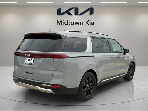 Used 2024 Kia Carnival SX FWD image 3