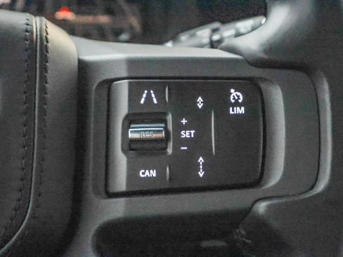 Used 2023 Land Rover Defender 130 X image 35