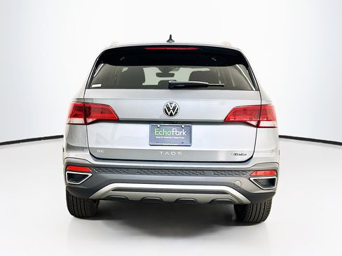 Used 2023 Volkswagen Taos SE w/ Panoramic Sunroof Package AWD/4WD image 7