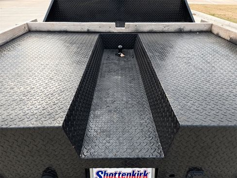 Used 2018 RAM 2500 Tradesman w/ Chrome Appearance Group image 30