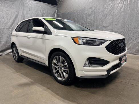 Used 2022 Ford Edge ST image 1
