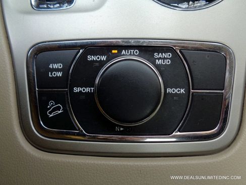 Used 2013 Jeep Grand Cherokee Limited image 12