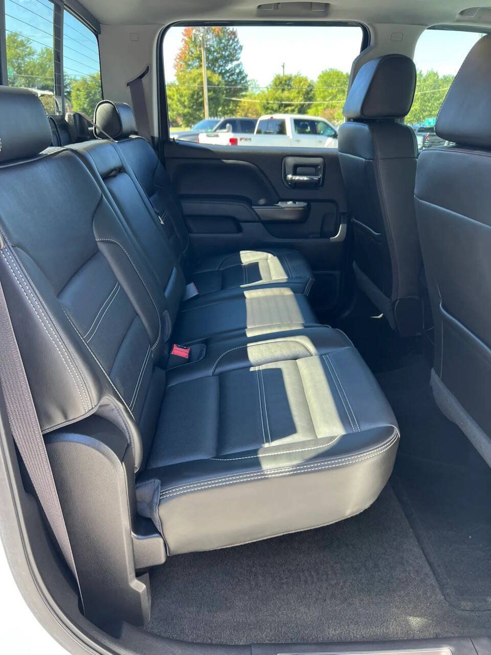 Used 2017 GMC Sierra 2500 Denali w/ Duramax Plus Package AWD/4WD image 24