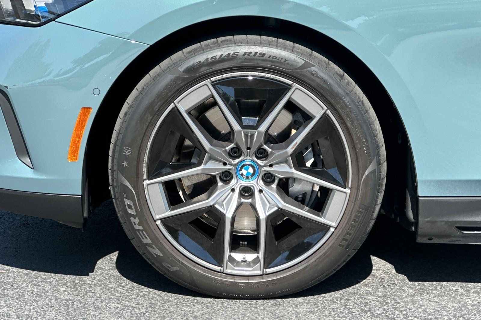 Certified 2024 BMW i5 eDrive40i w/ Premium Package RWD image 38