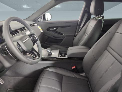 Used 2026 Land Rover Range Rover Evoque Dynamic SE image 4
