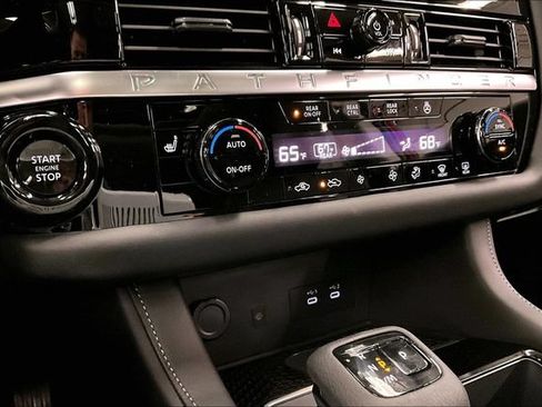 New 2026 Nissan Pathfinder SL w/ SL Premium Package AWD/4WD image 30