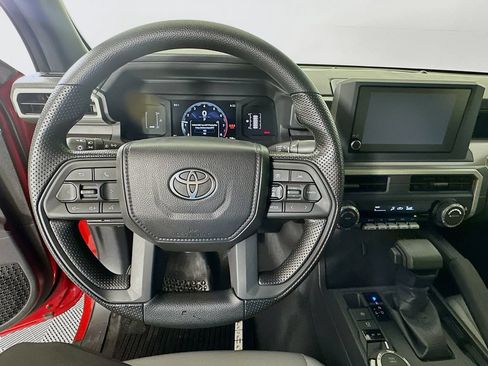 Certified 2026 Toyota Tacoma SR5 AWD/4WD image 11