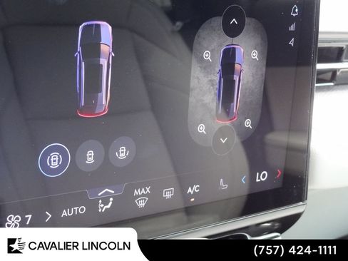 Used 2026 Lincoln Nautilus Premier AWD/4WD image 40
