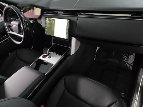 New 2026 Land Rover Range Rover Long Wheelbase SE AWD/4WD image 19