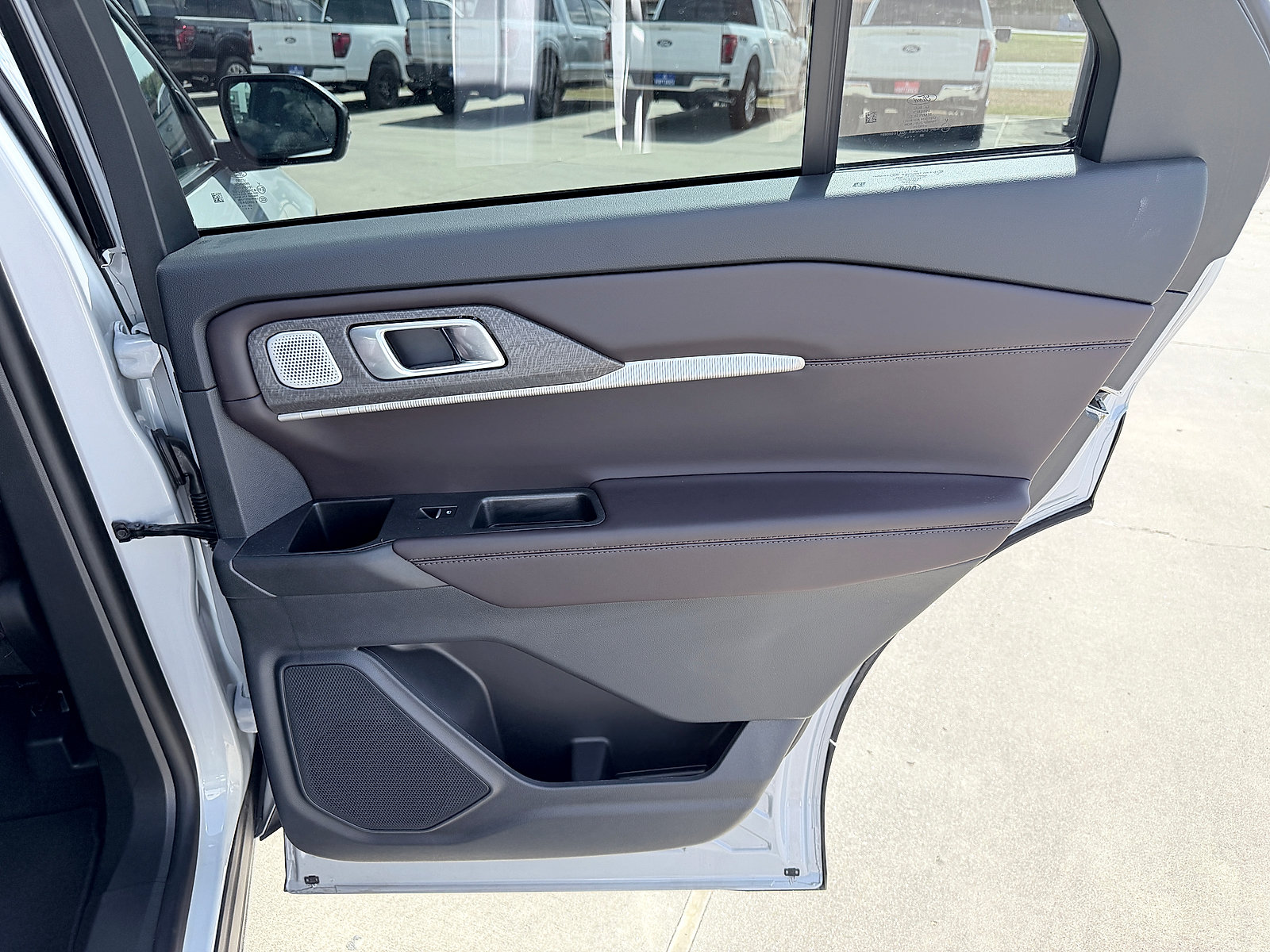 Used 2026 Ford Explorer Platinum RWD image 17