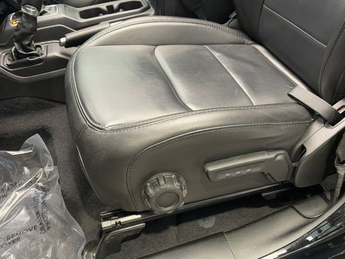 Used 2021 Jeep Wrangler Unlimited Sahara image 7